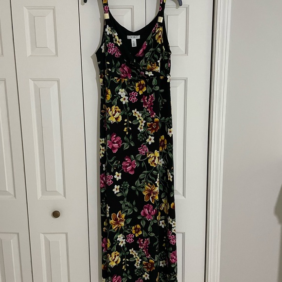 White House Black Market Black Floral Maxi Dress - Picture 3 of 16